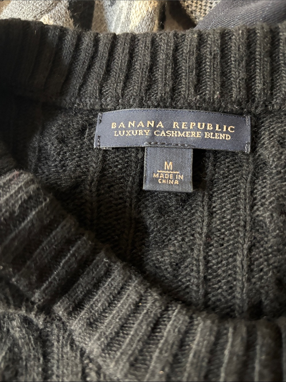 Banana Republic Luxury Cashmere Blend Black Knit Short-Sleeve Dress.  Size S/M. - Picture 8 of 9